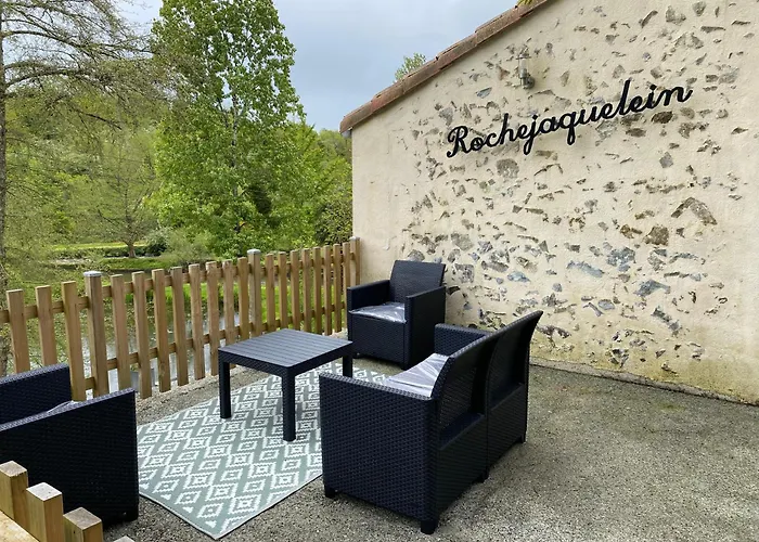 Les Rives Du Lay Rochejaquelein بيت للعطل Le Boupère